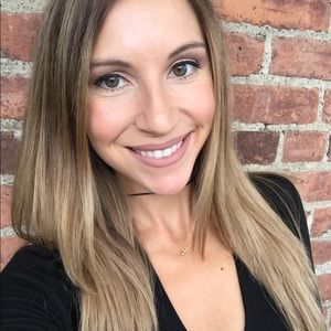 Meet your Posher, Caroline